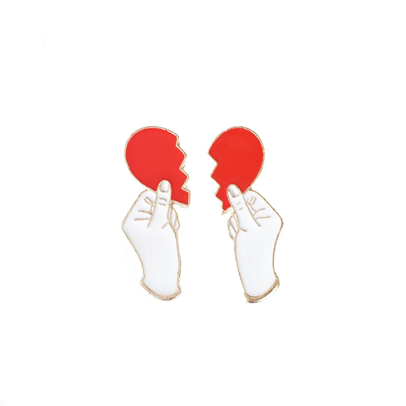 

2 Pcs/Set Hand-Broken Heart Metal Enamel Brooch Personality Hobby Friend Badge Pin Charm Trendy Costume Jewelry Accessories Gift