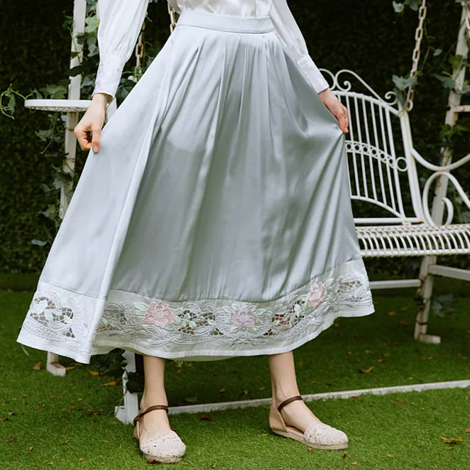 LYNETTE S CHINOISERIE Spring summer new arrival goldenbarr elegant ash patchwork embroidered rose expansion bottom font