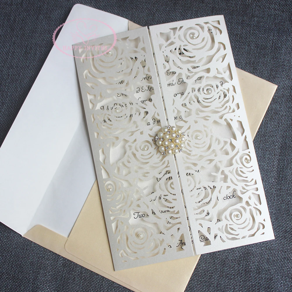 HI3044-03 Personalized Pearl White Laser Cut  Wedding Invitation Card with Pearl Brooch and Envelope Made in China