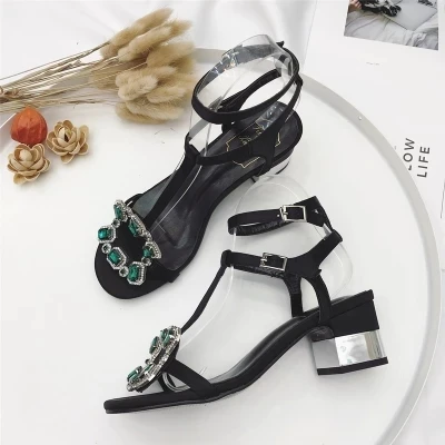 

2019 new female middle with open toe rhinestone square buckle strap with a buckle with sandals.