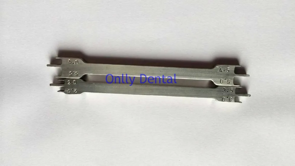Dental strip-type orthodontic braces locator (1)