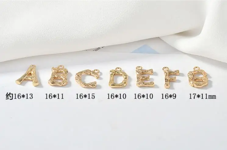 20шт медный сплав ювелирные изделия A-Z буквы амулеты орнамент аксессуары Золотой Тон Металл начальный Алфавит ювелирные подвески-шармы