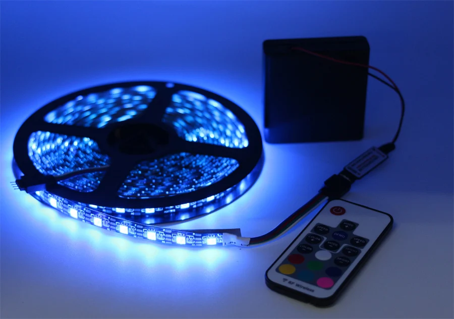 Batteriebetriebene RGB Led Streifen 5050 Wasserdicht/Nicht ... Batteriebetriebene RGB Led Streifen 5050 Wasserdicht/Nicht ...