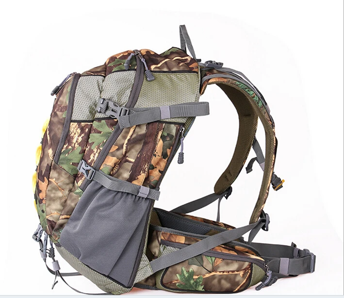 Camouflage backpack camera waterproof hanging arch bear survival