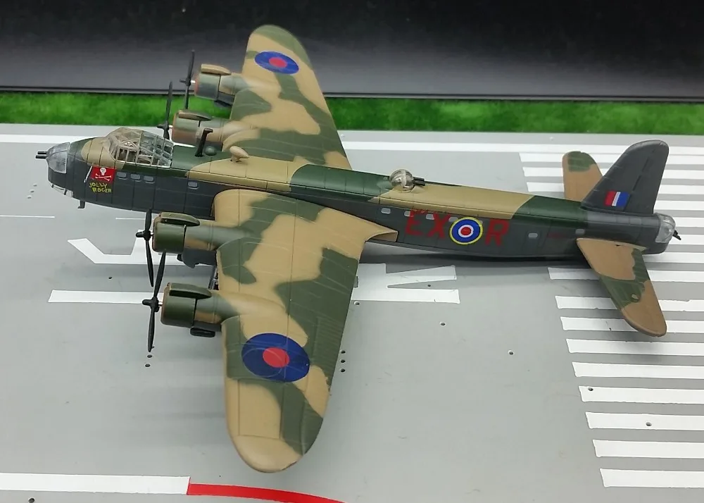 AM 1 144 British World War II Stirling heavy bomber model Alloy