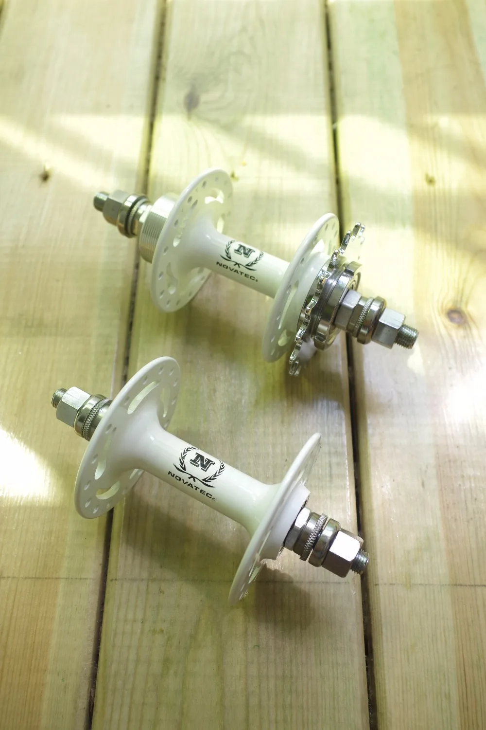 32/32 Holes WHITE Genuine NOVATEC Fixed Gear Bicycle Hubset, Fixie Hub