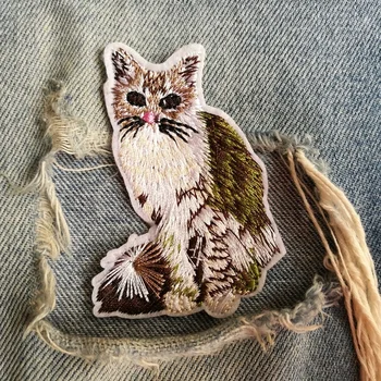 

1 PIC 7.6*4.9CM LOVELY CHILDREN CLOTHING embroidered STICKER embroidery GREEN CAT cloth decorative patch
