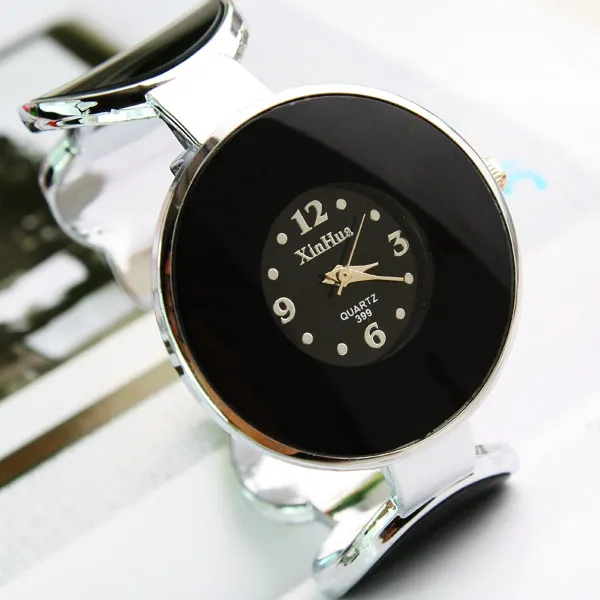 Fashion Women's Quartz Analog Flower Pattern Big Dial Silver Alloy Band Bracelet Fashion Women's Quartz Analog Flower Pattern Big Dial Silver Alloy Band Bracelet