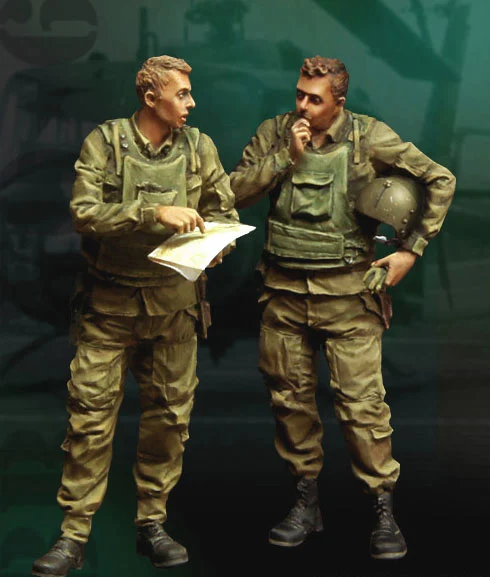 

1/35 Scale Unpainted Resin Figure U.S. Helicopter pilot