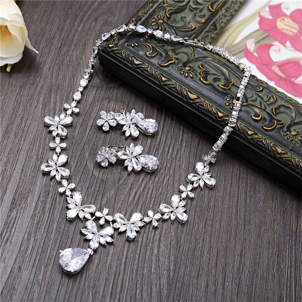 

Luxury Cubic Zirconia Jewelry Sets Pear Cut Dangle Pendant Necklace Charms Flower Drop Earrings Zircon Wedding Party Women Gifts