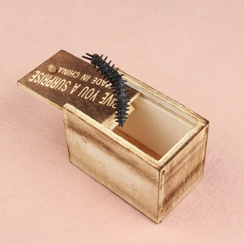 April Fool's Day toys Prank props wood box with Horror insect game halloween Creative RANDOM STYLE 9.1*6.1*6.5CM | Игрушки и хобби