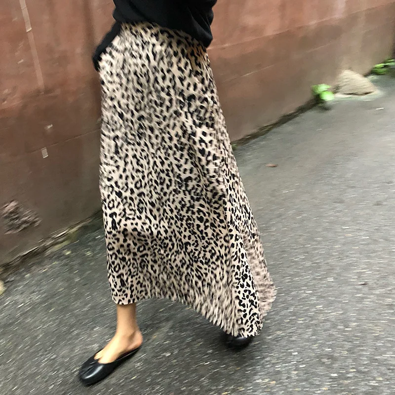 

LANMREM 2019 spring Fashion New High Waist Leopard Print All-match Female's Long Type Retro Skirt YE59912