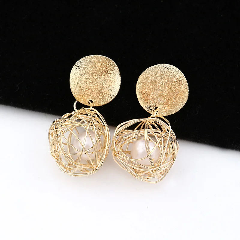 

New Retro Stud Earrings for Women Imitation Pearl Round Metal Woven Ball Pendant Earrings Party Engagement Female Gift Jewelry