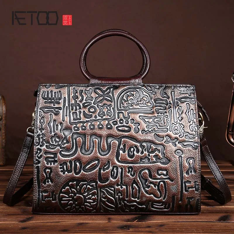 

AETOO brand The new handmade leather handbag embossed vintage wipe back to do the old first layer of leather shoulder bag