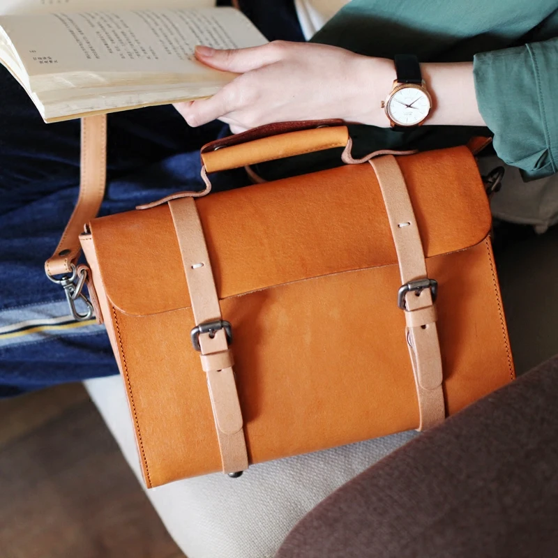 

AETOO Single shoulder oblique cross hand handdraft tanned leather postman package leather men and women bag retro briefcase