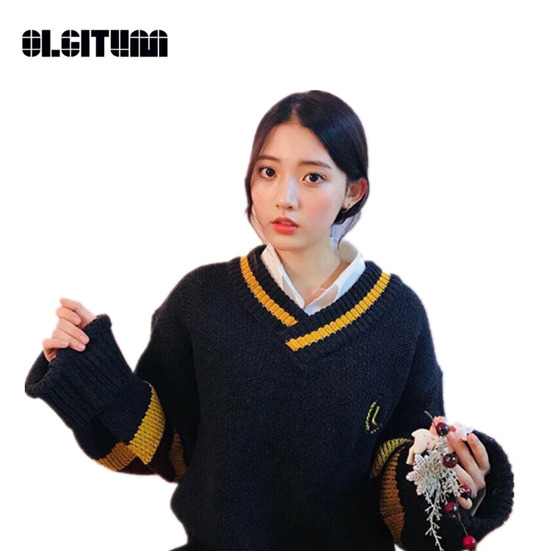 

New 2018 Autumn and Winter Contrast Color Sweet Sweater Deep V-neck Embroidery Loose BF Style Large Size Sweater 4 Colors