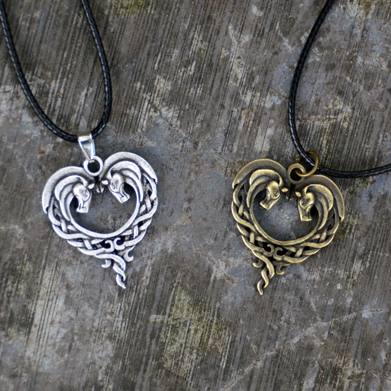 

Retro horse necklace couple horse pendant jewelry dull silver bronze