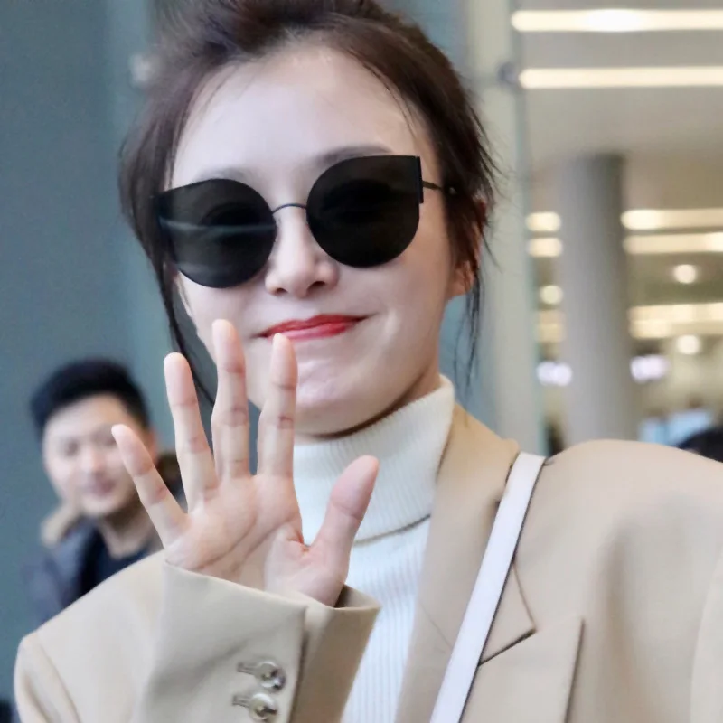 

Trendy Sunglasses Korean Version Women Glasses Cat Eye Alloy Spectacles Women Shades Big Sunglasses Black Eyeglasses