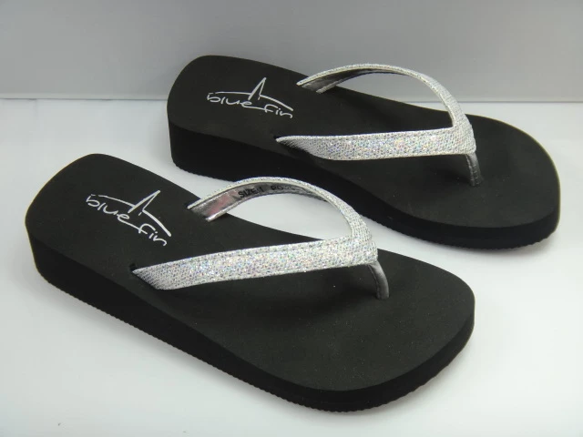 Bluefin slippers deals