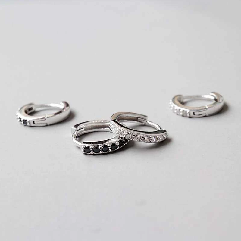 

Ruifan Fashion Korean CHIC Style White/Black Color Cubic Zircon Stone Round 925 Sterling Silver Stud Earrings for Women YEA095