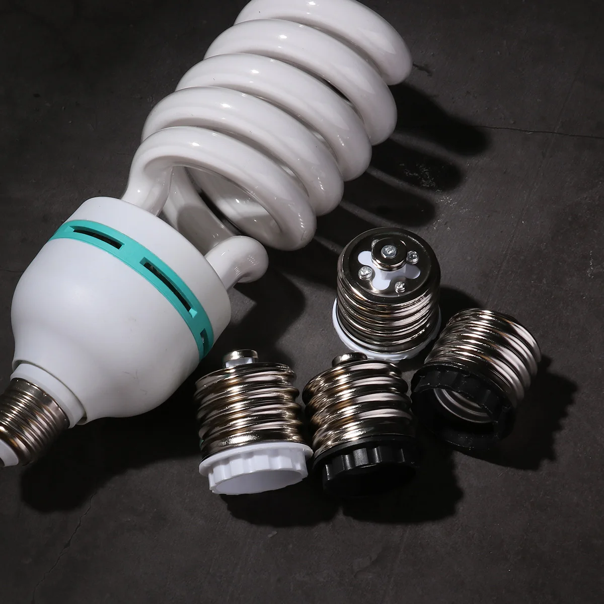

4Pcs Mogul E40 to E27 Adapters Mogul E40 to E27 Adapter Screw Base Light Bulb Socket Reducer Converter Resistant 165C Max 200W
