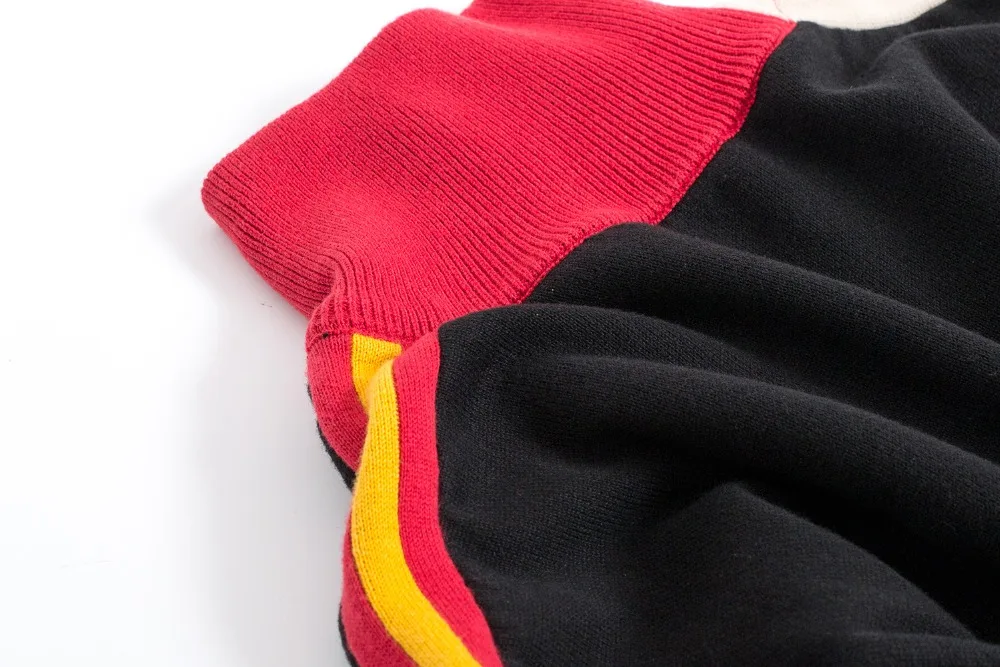 هوديز شتوي بناتي بلوفر نسائيه قطنيه محبوكه ستره شتويه سودا اللون من التريكو برقبه مدوره جديد ملابس شتويه ترند