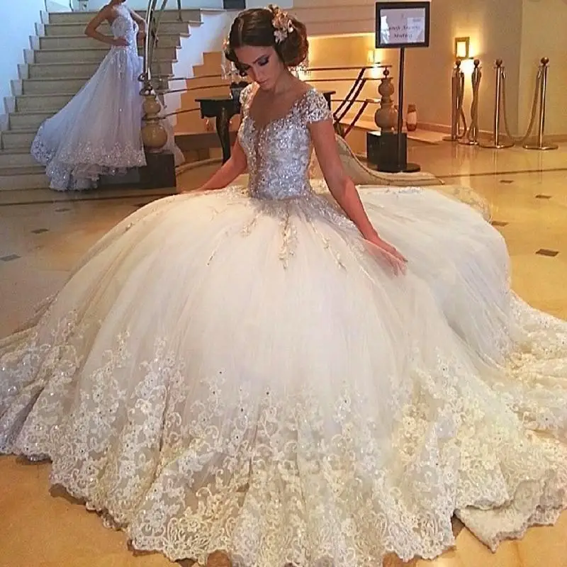 Crystal Wedding Gowns Cap Sleeve Beading Sequins Lace Appliques Sweetheart Neckline Vintage Luxury Wedding Dresses Bridal Gowns