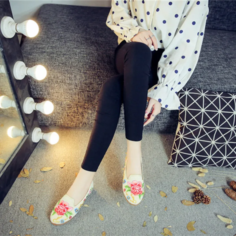 

Vintage Embroidery Flowers Embroidered Women Handmade Loafers Slip On Ladies Fabric Comfort Soft Driving Flat Shoes Canvas Shoes