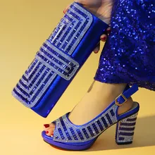 Новинка года; женская обувь; цвет королевский синий; комплект из туфель и сумочки в африканском стиле; женские туфли-лодочки на высоком каблуке; вечерние женские туфли
