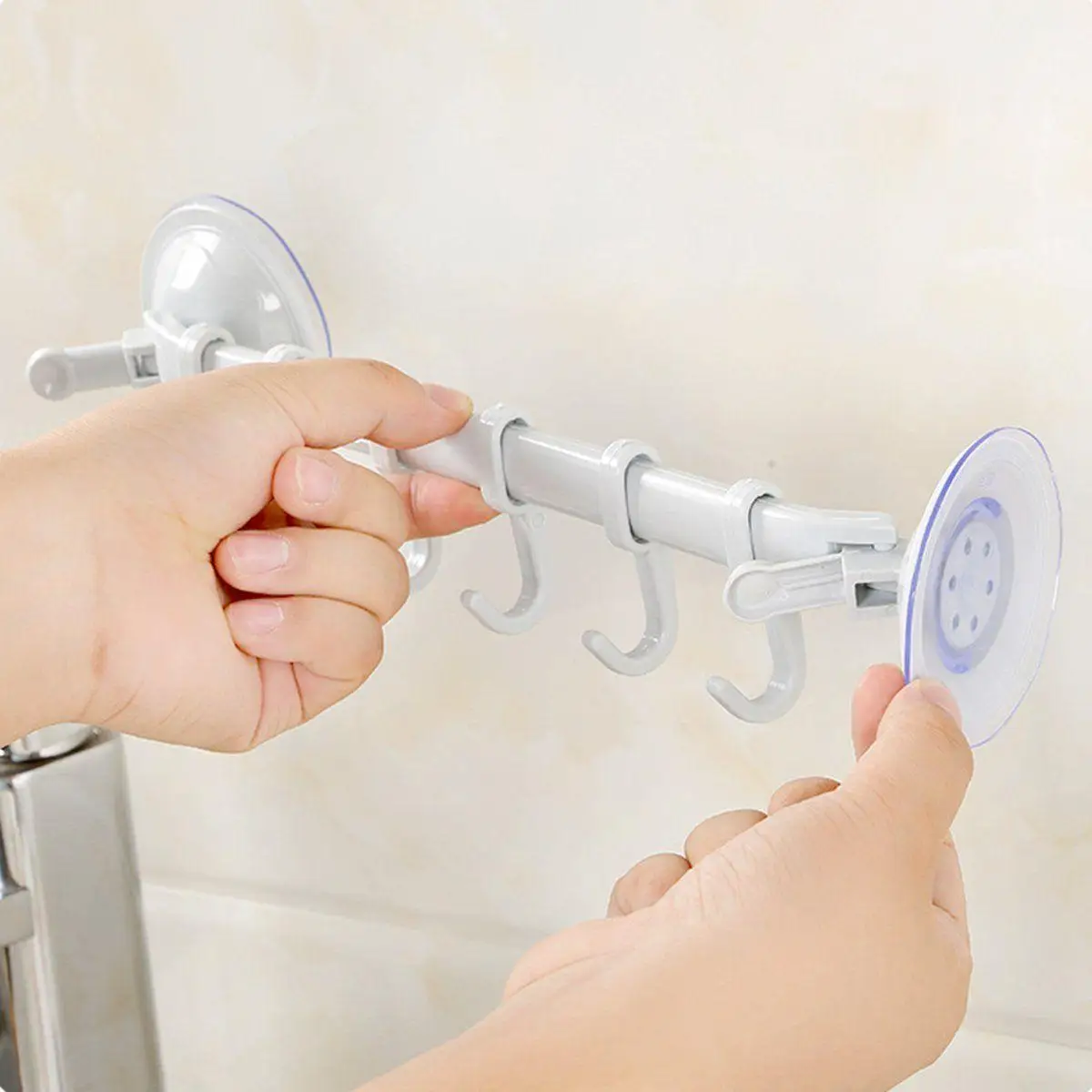 крючки для полотенец в ванную. вешалка крючок 4-х пласт. крючки для полотенец на кухню. вешалки для мочалок в ванную. вешалка на присосках.