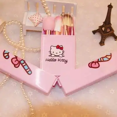 

8pcs Hello Kitty Travel Make Up Brushes Set Mini Professional Facial Brushes Metal Box Pink Cute Gift