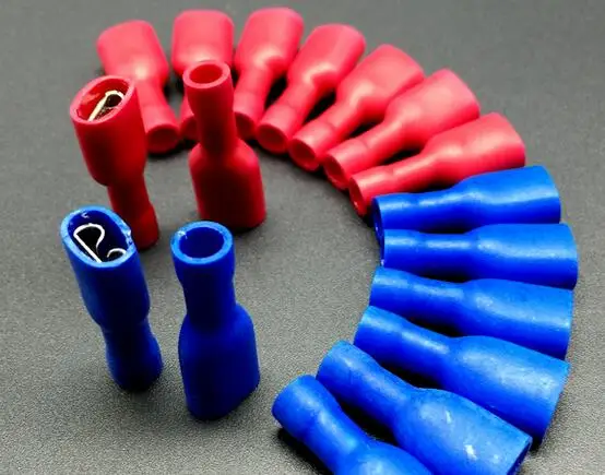 

200pcs 100 Red + 100 Blue Fully Insulated 4.8mm Female Spade Connector Crimp Terminal