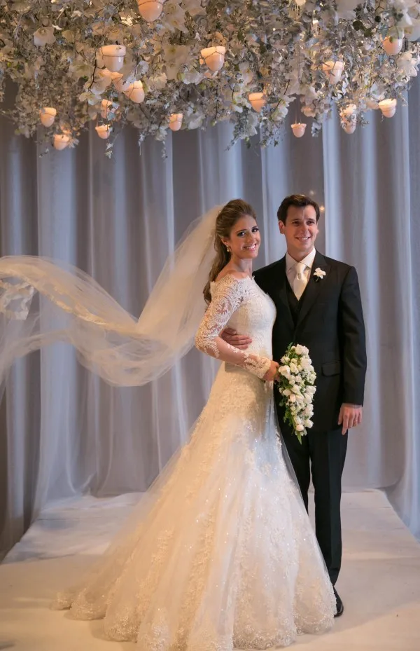 

2014 Vintage A Line Off the Shoulder Long Sleeve Lace Wedding Dresses