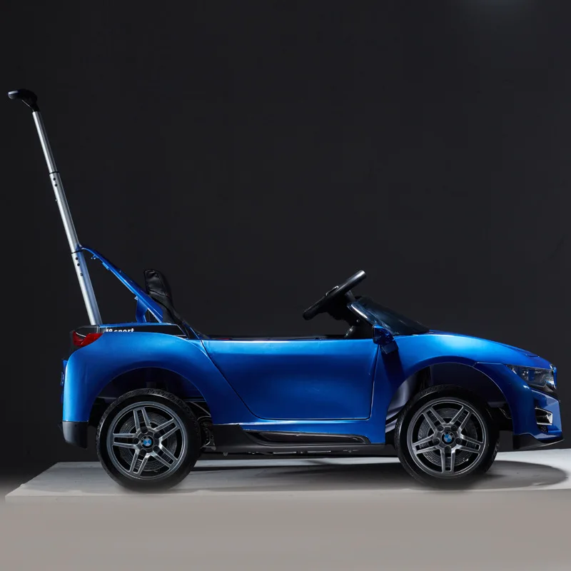 Детский электромобиль, четырехколесный детский игрушечный автомобиль, может взять с собой людей с качелями, детский автомобиль с дистанционным управлением, детская коляска