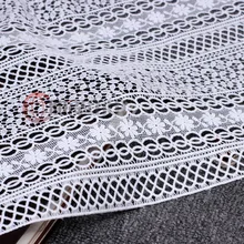 Супер высокое качество белый/черный сетки геометрический узор кружево вышитые Ткань выдалбливают ткань для платья африканская юбка