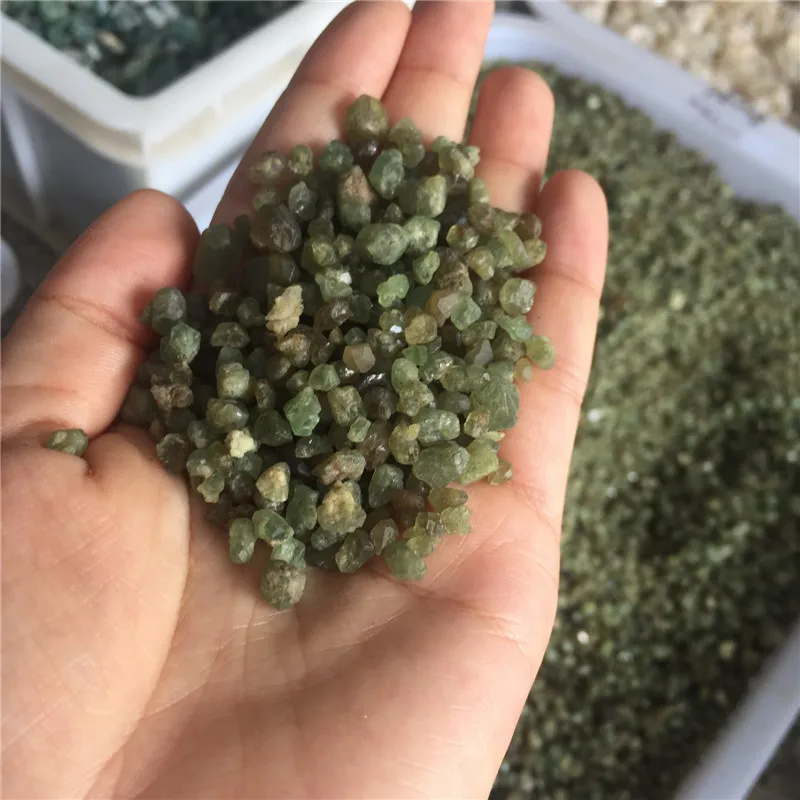 

Rare 100g natural stones and minerals green garnet tumbled stones raw gemstones specimens healing crystals for home decoration