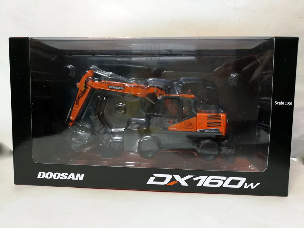 UH-8134 1:50 Doosan DX160w колесный экскаватор