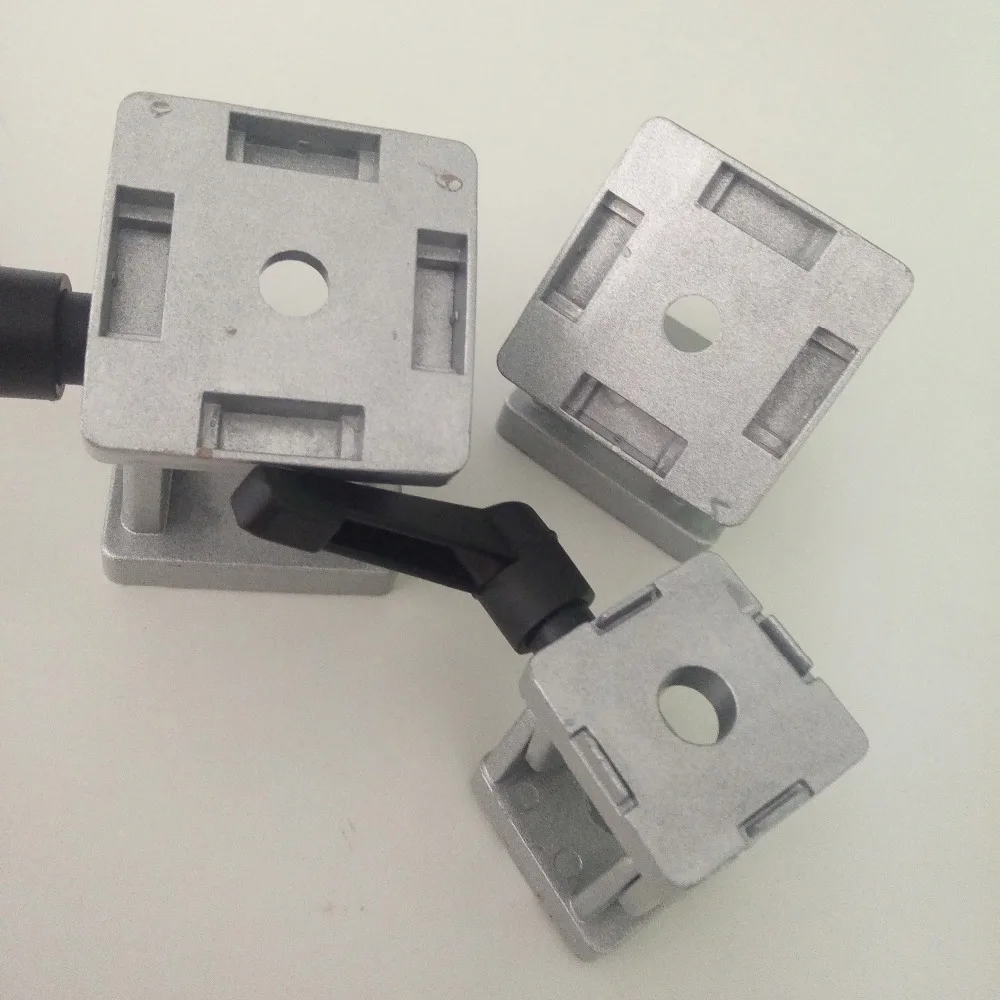 movable hinge 10
