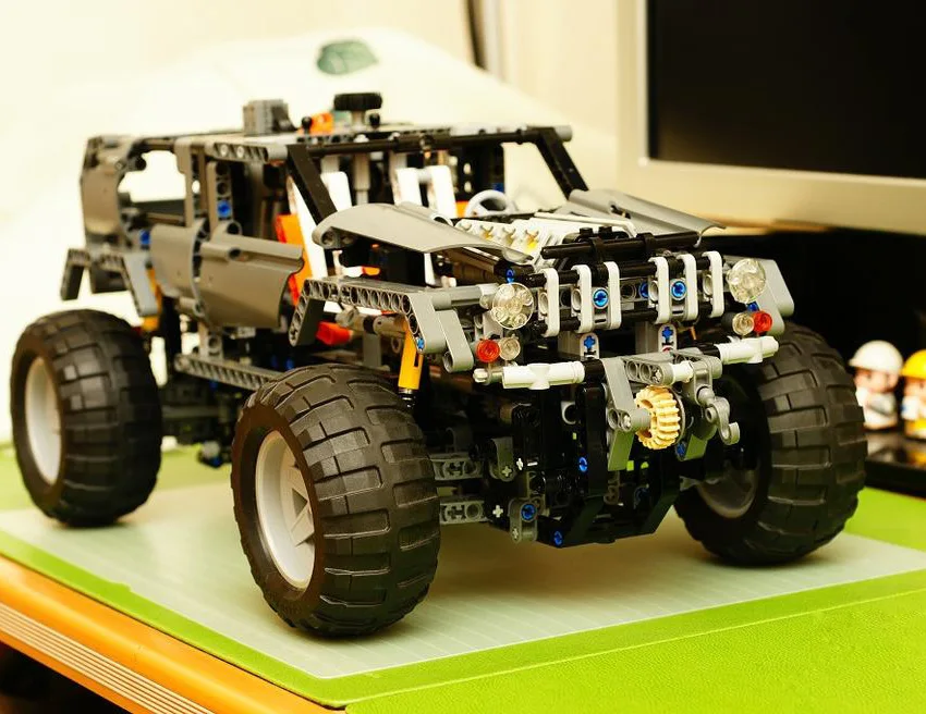 

Lepin 20030 Technic Ultimate Series The Off-Roader Set Children Educational Building Blocks Bricks Toys Model Gifts 8297