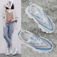 Новинка года; сезон весна; женская обувь для отдыха; разноцветная обувь; радужные удобные нескользящие Женские повседневные туфли из дышащей сетки