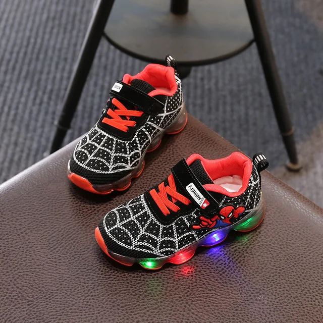 Модный бренд светодиодный легкая обувь для детей; красивый комплект одежды «Человек-паук», Повседневное Детские кроссовки Детские теннисные туфли для маленьких мальчиков и девочек; женская обувь - Цвет: Черный
