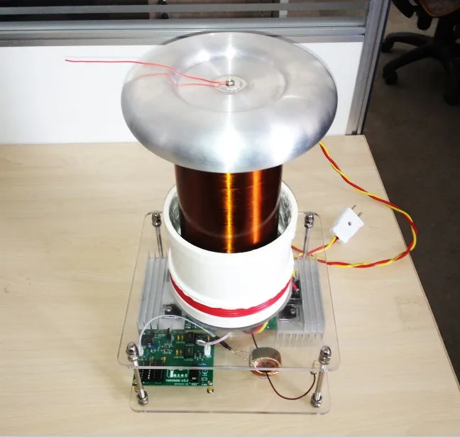 

2017 solid Tesla music Tesla coil small artificial lightning
