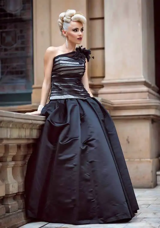 

New Design Vintage Gothic Black And White Wedding Dresses One Shoulder Ruched Tulle Satin Ball Gown 1950s Bridal Gowns