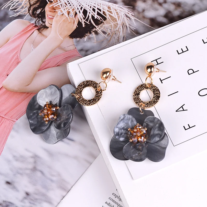 Vintage Acrylic Drop Earrings for Women 2018 New Crystal Long Dangling Resin Earrings Fashion Jewelry Big Flower Pendant Brincos (1)
