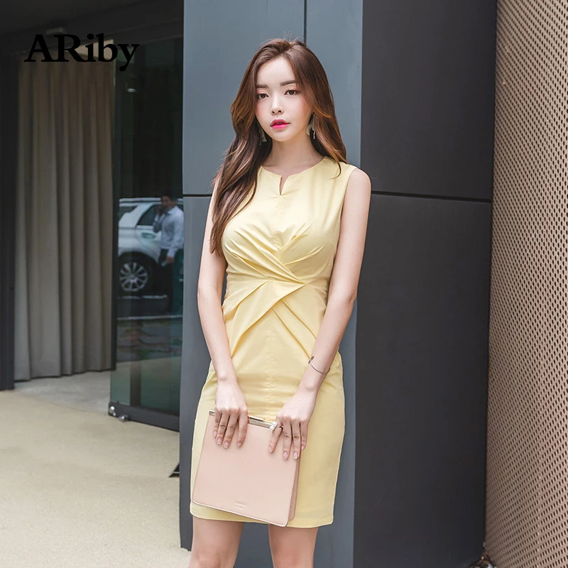 Women Dress Club Party Bodycon Dress 2019 Summer Korean Version Temperament Bag Hip Sleeveless V Collar Fold Fork Mini Dress Women Dress Club Party Bodycon Dress 2019 Summer Korean Version Temperament Bag Hip Sleeveless V Collar Fold Fork Mini Dress