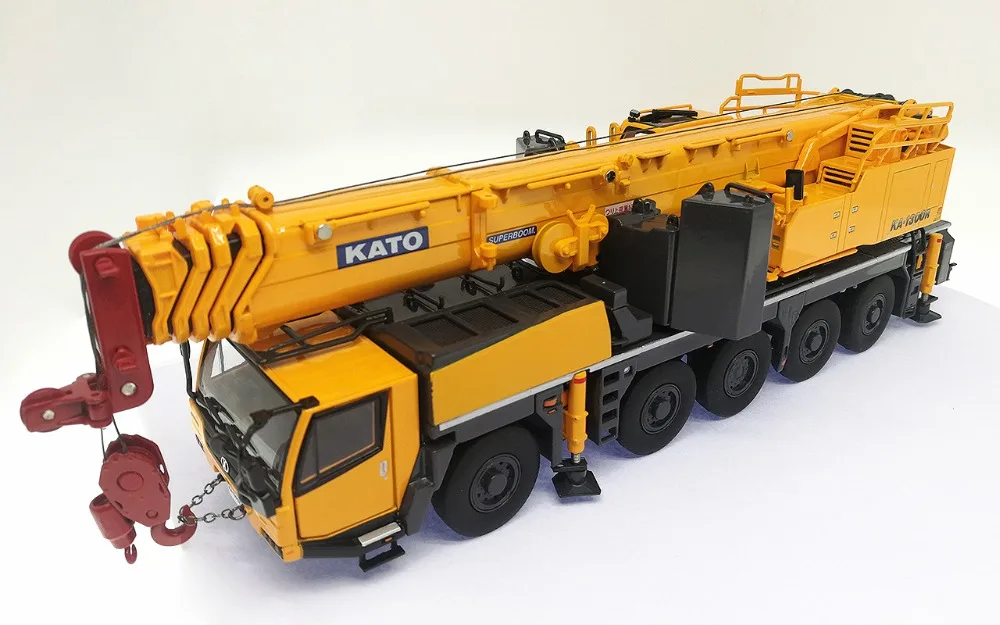 Новая и редкая модель внедорожного крана KATO KA 1300R ALLTERR 1:50 Инженерная техника литые