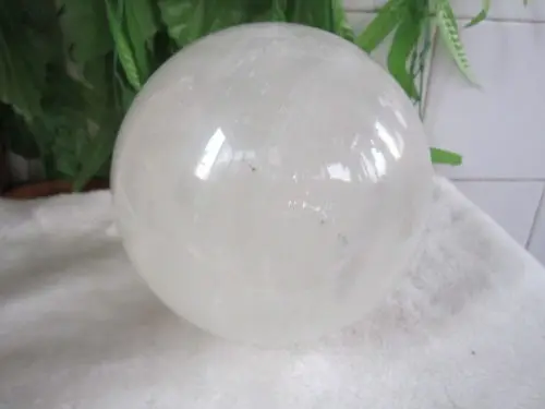 

WW 04634 NATURAL CLEAR CRYSTAL SPHERE BALL HEALING