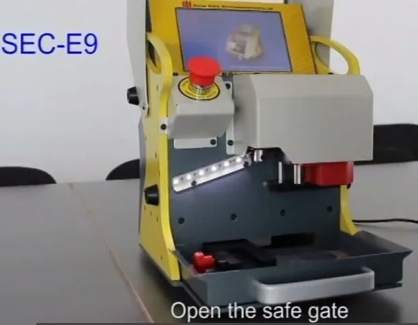 HTB1uiEbMpXXXXciXXXXq6xXFXXXs