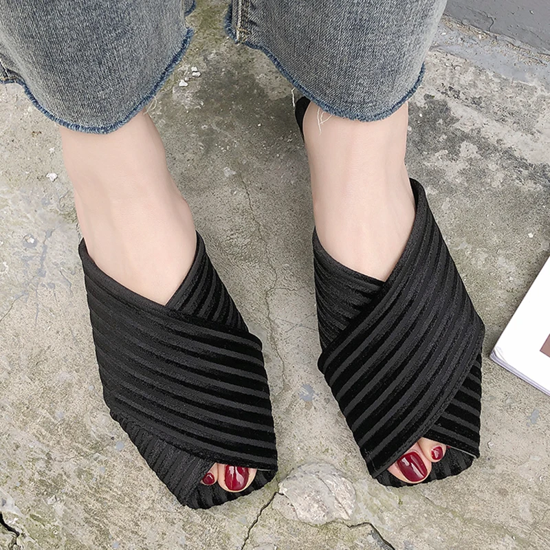 

Women's Slippers 2019 Summer Peep Toe Outside Slipper Fashion Low Heel Slippers For Woman Summer Shoes Square Heel Slides