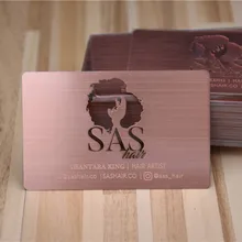 Вырезанная металлическая Именная Карта из розового золота с начесом и выгравированными текстами визитная карточка по индицидуальному заказу